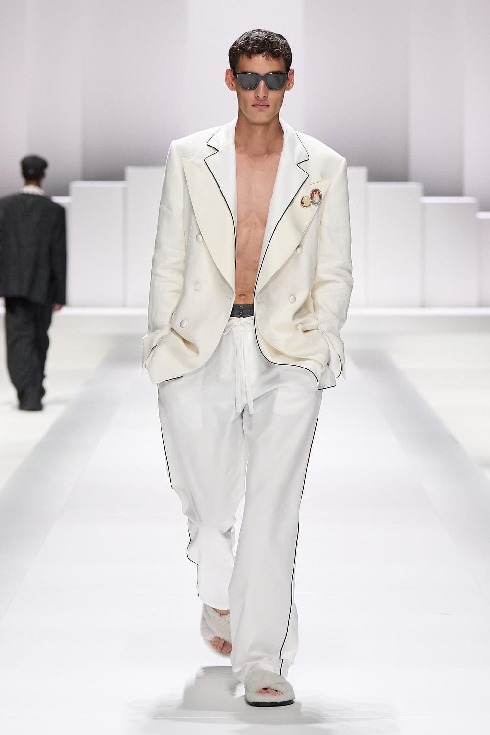 64 Dolce Gabbana Primavera Verão 2026 Masculino Runway revista