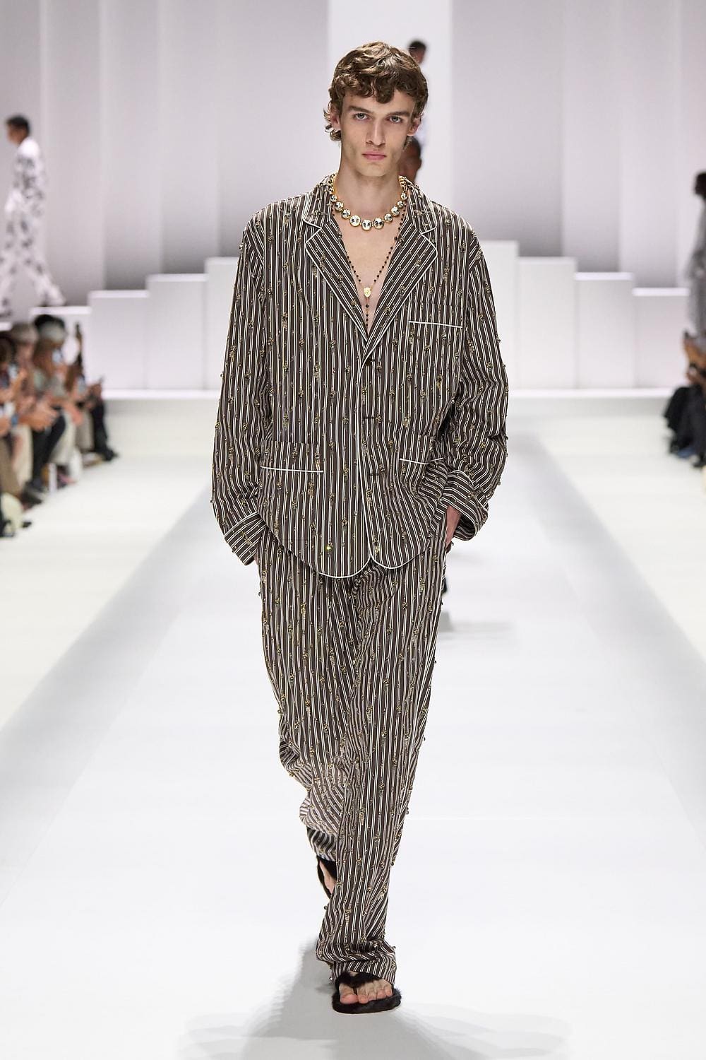 68 Dolce Gabbana Primavera Verão 2026 Masculino Runway revista