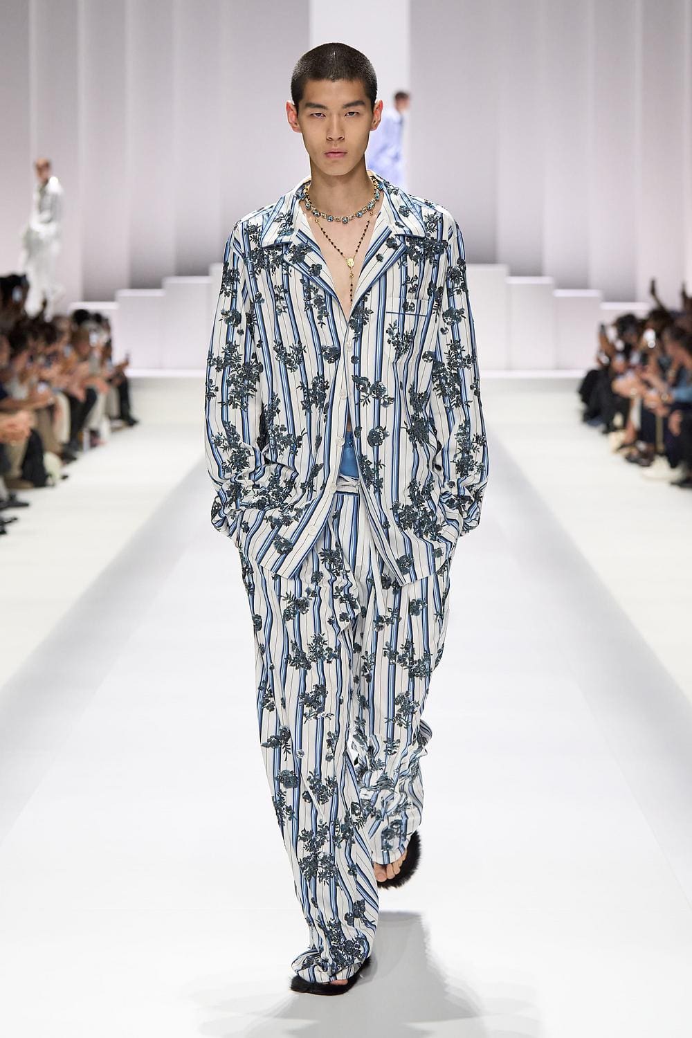 73 Dolce Gabbana Primavera Verão 2026 Masculino Runway revista