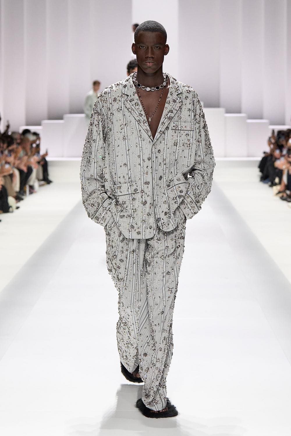 74 Dolce Gabbana Primavera Verão 2026 Masculino Runway revista