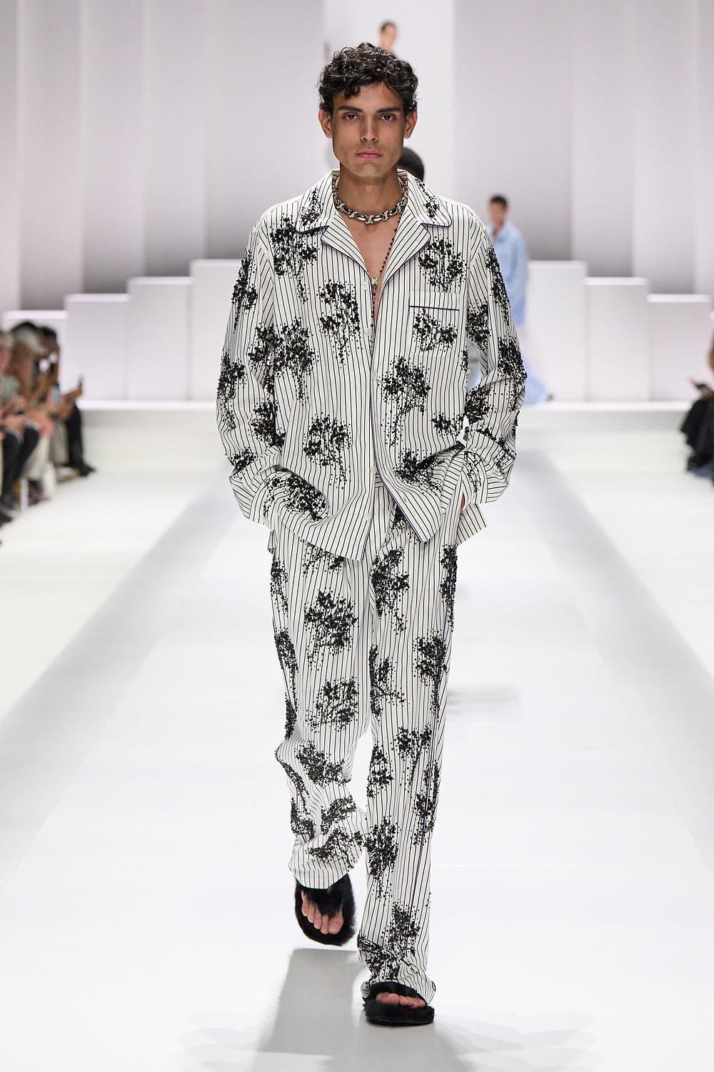 75 Dolce Gabbana Primavera Verão 2026 Masculino Runway revista