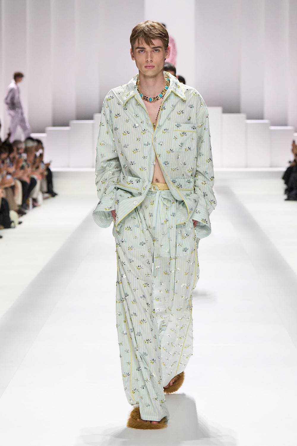 79 Dolce Gabbana Primavera Verão 2026 Masculino Runway revista