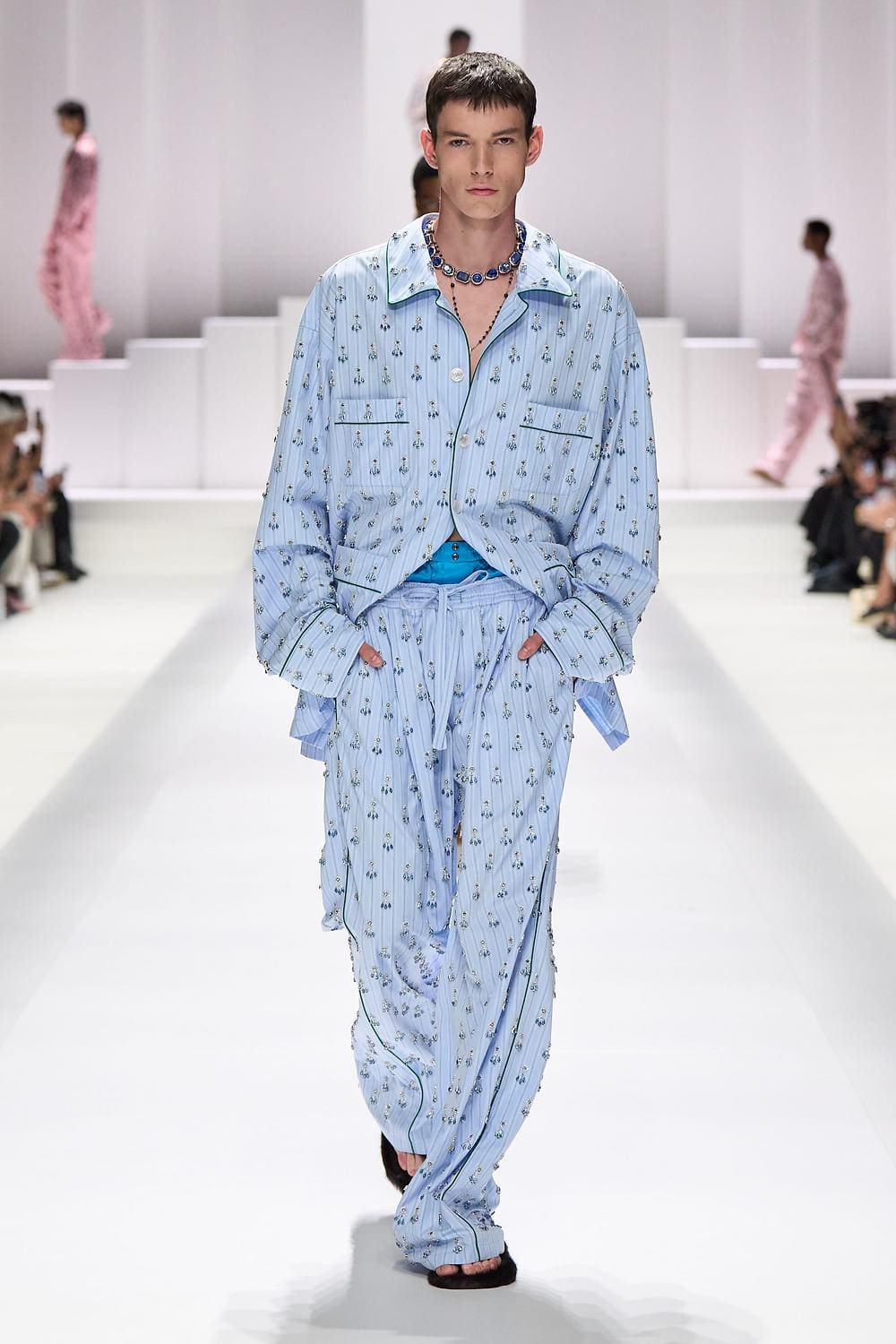 80 Dolce Gabbana Primavera Verão 2026 Masculino Runway revista