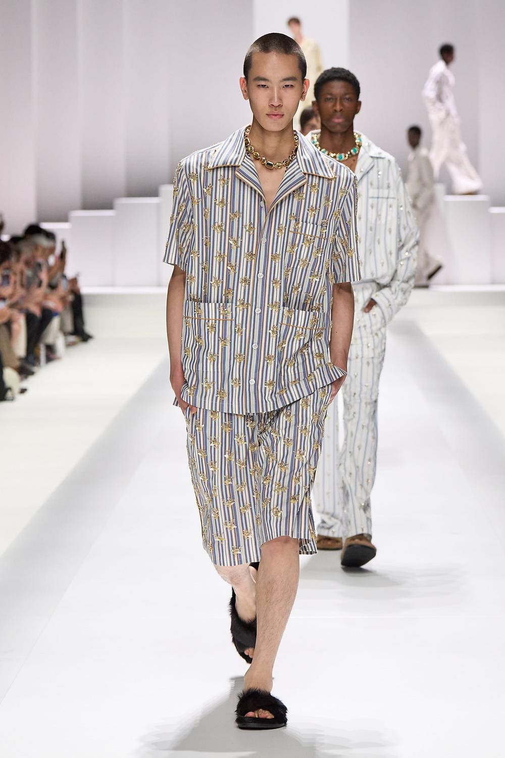 82 Dolce Gabbana Primavera Verão 2026 Masculino Runway revista