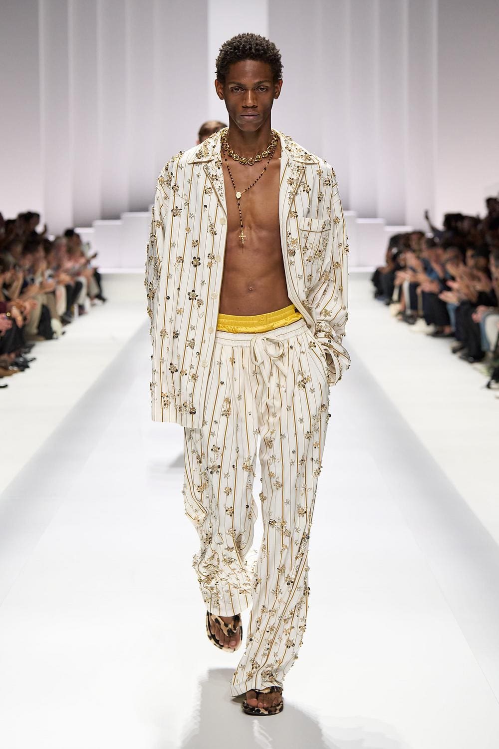 92 Dolce Gabbana Primavera Verão 2026 Masculino Runway revista