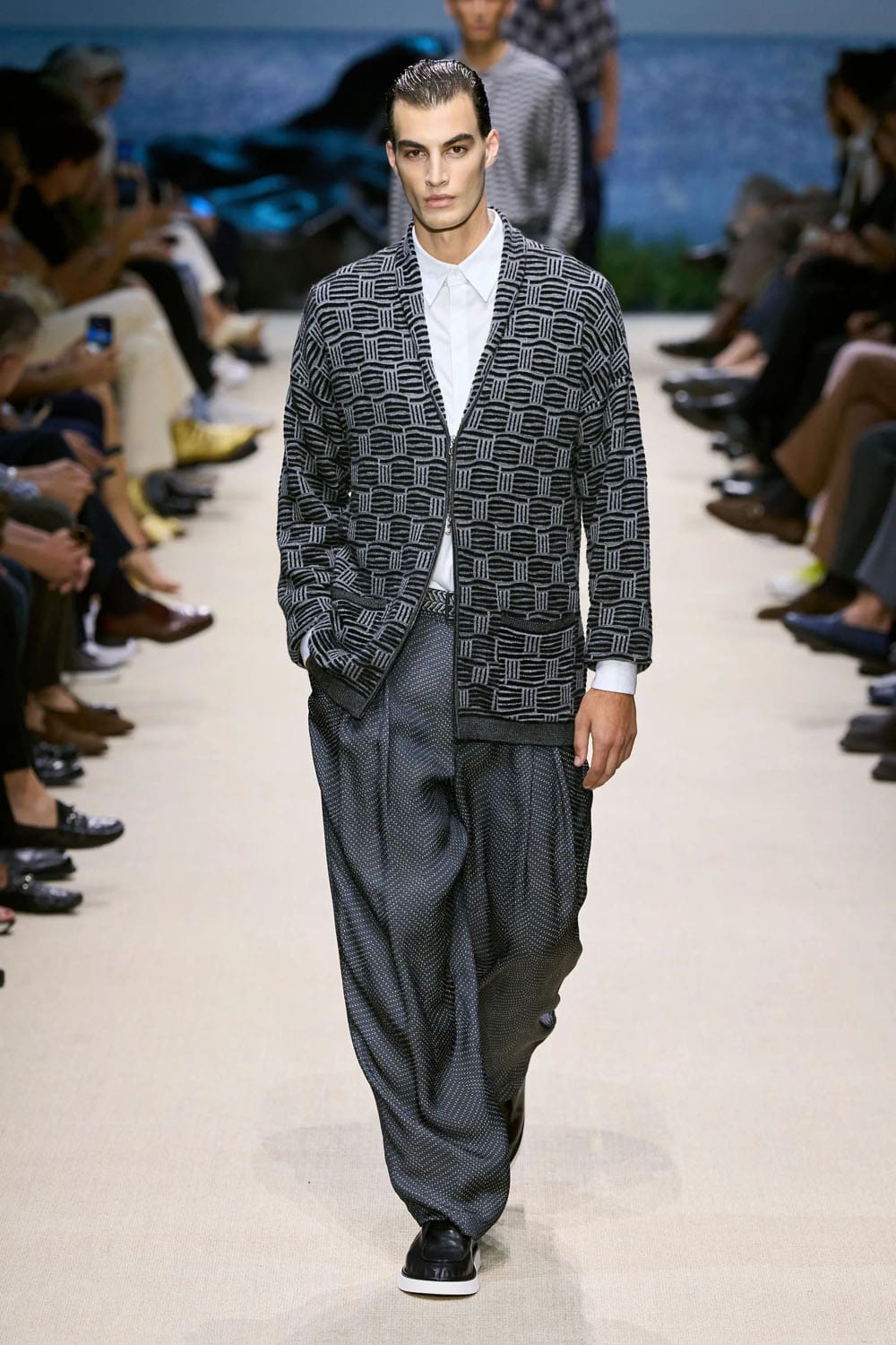 Giorgio Armani Spring Summer 2026 Men Runway Magazine (19)