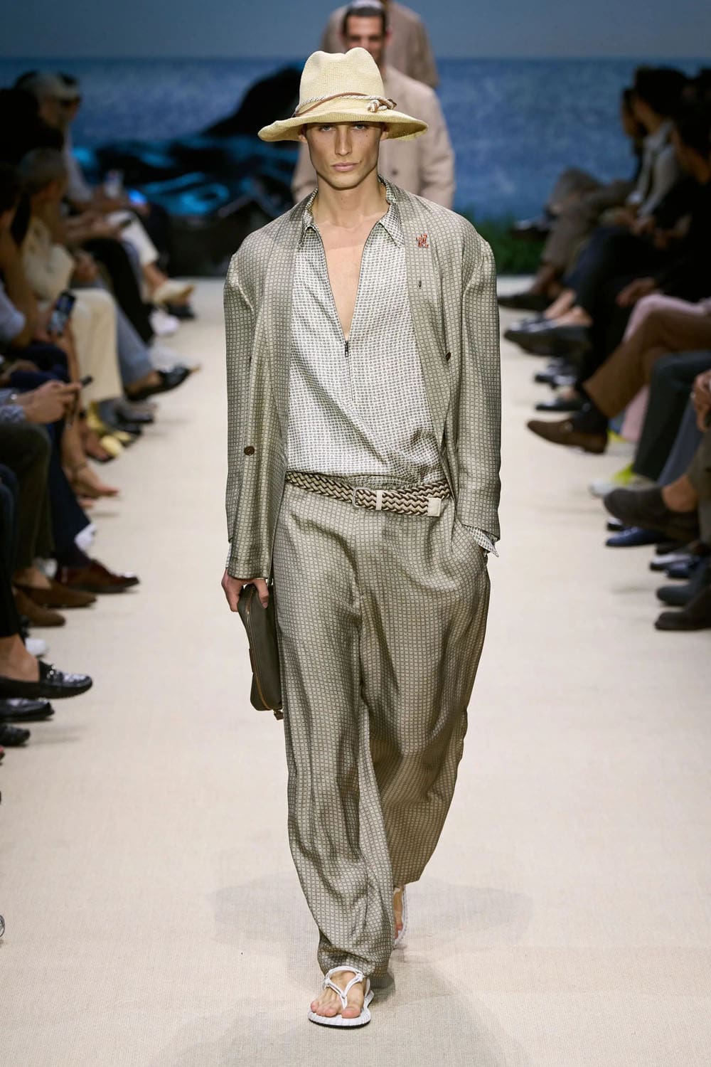 Giorgio Armani Spring Summer 2026 Men Runway Magazine (37)