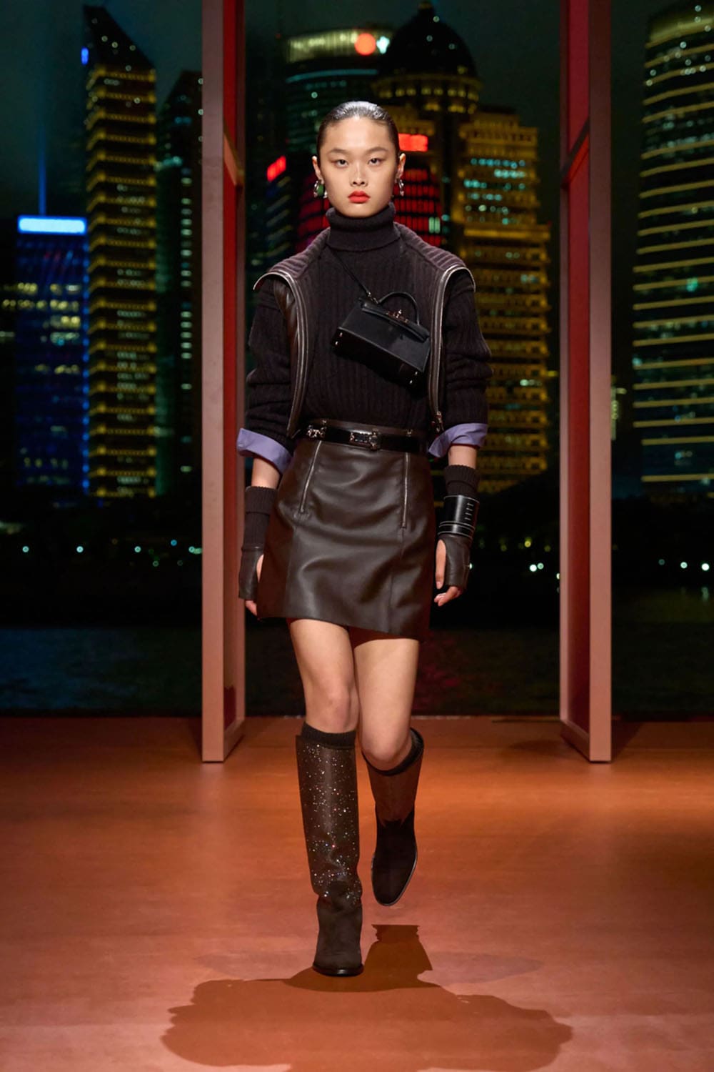 Hermes Autunno Inverno 2025 Shanghai Runway Magazine (12)