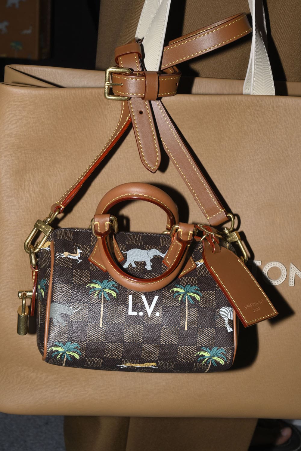 Louis Vuitton Masculino Primavera Verão 2026 - Bastidores Runway Revista (1)