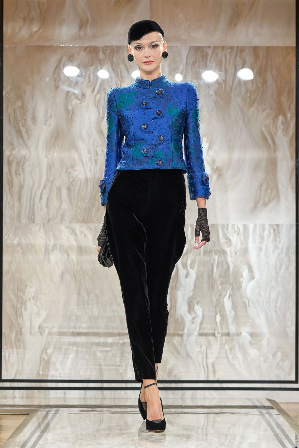 Armani Privè Autunno Inverno 2025 2026 Haute Couture Runway Magazine (1)