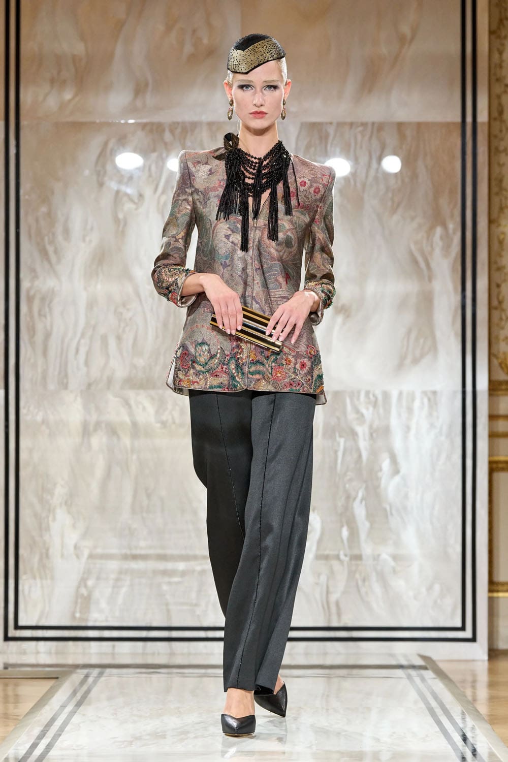 Armani Privè Autunno Inverno 2025 2026 Haute Couture Runway Magazine (11)