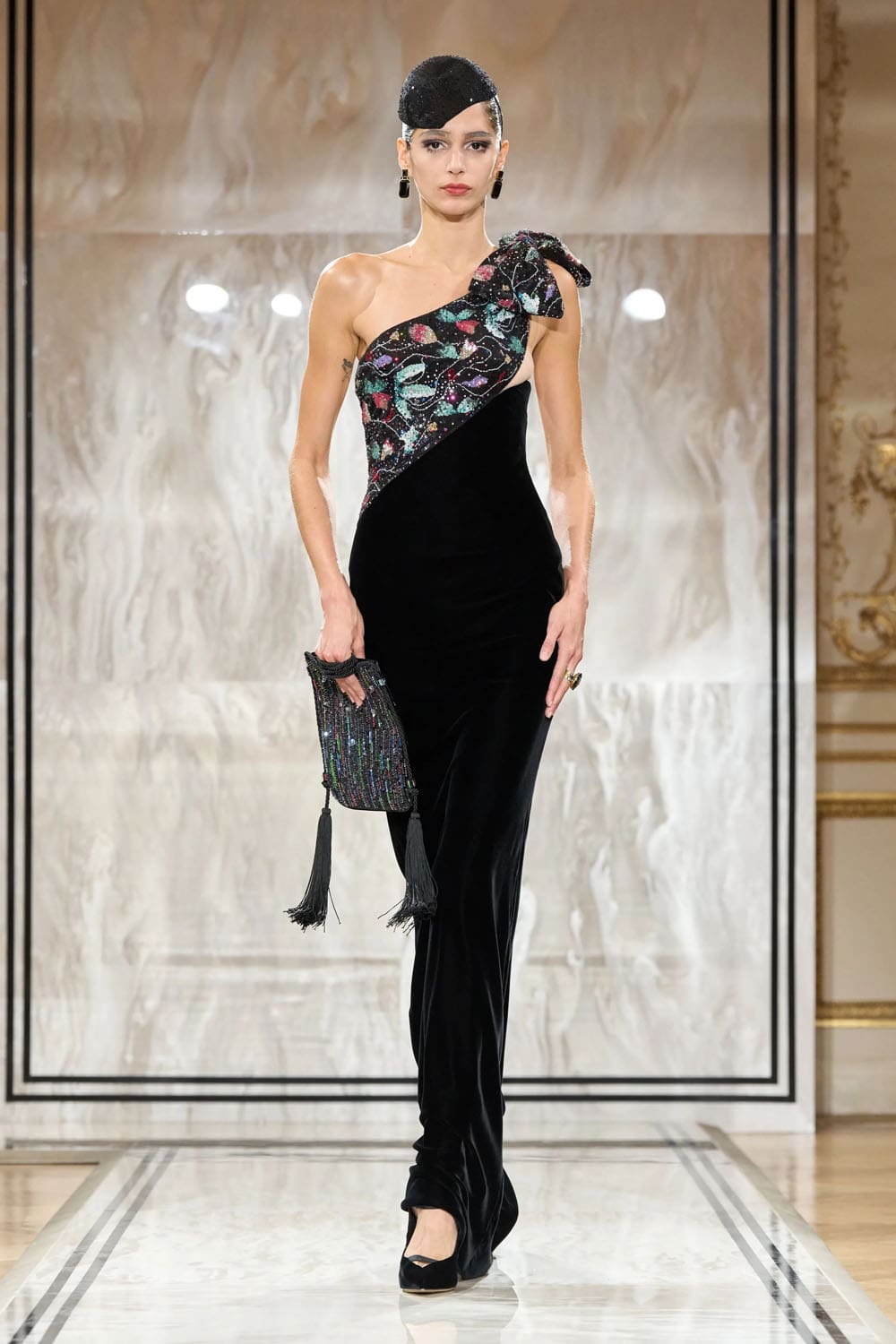 Armani Privè Autunno Inverno 2025 2026 Haute Couture Runway Magazine (16)