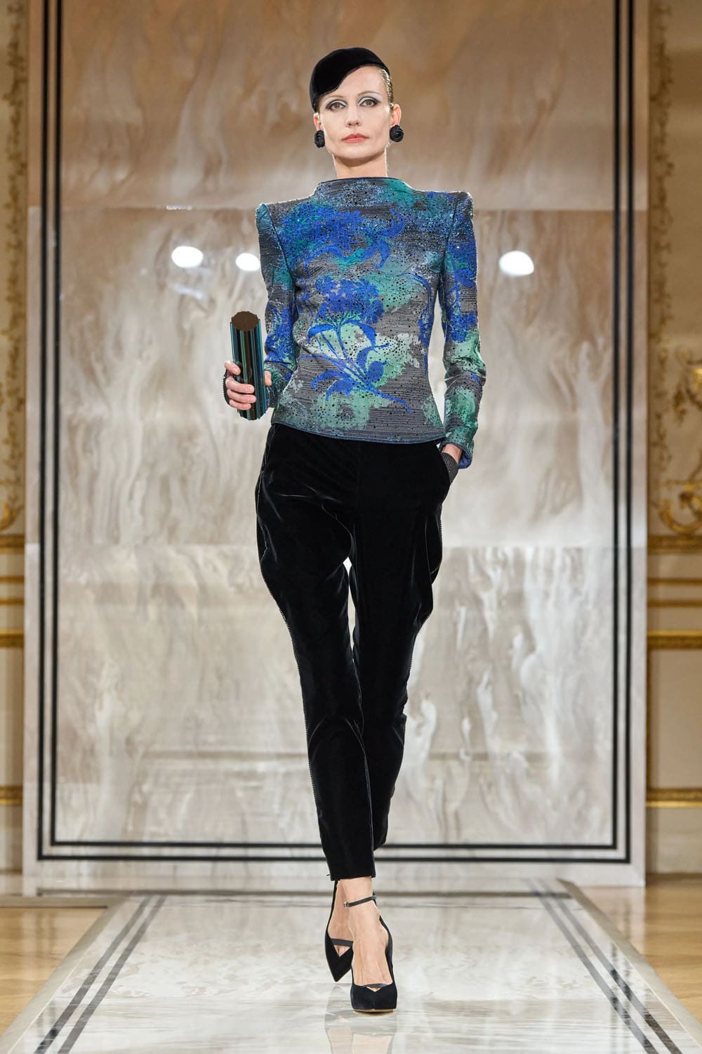 Armani Privè Autunno Inverno 2025 2026 Haute Couture Runway Magazine (2)