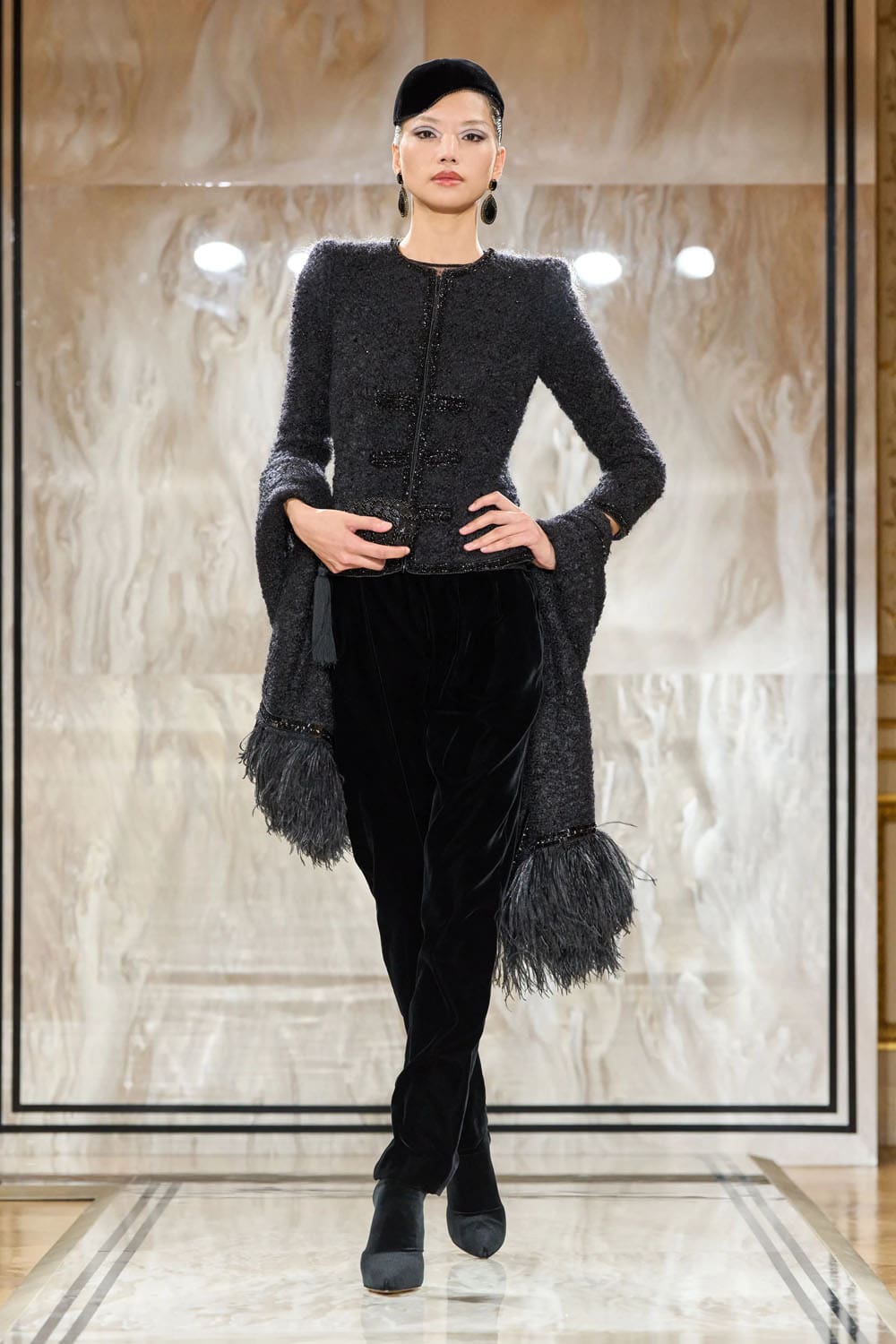 Armani Privè Autunno Inverno 2025 2026 Haute Couture Runway Magazine (22)