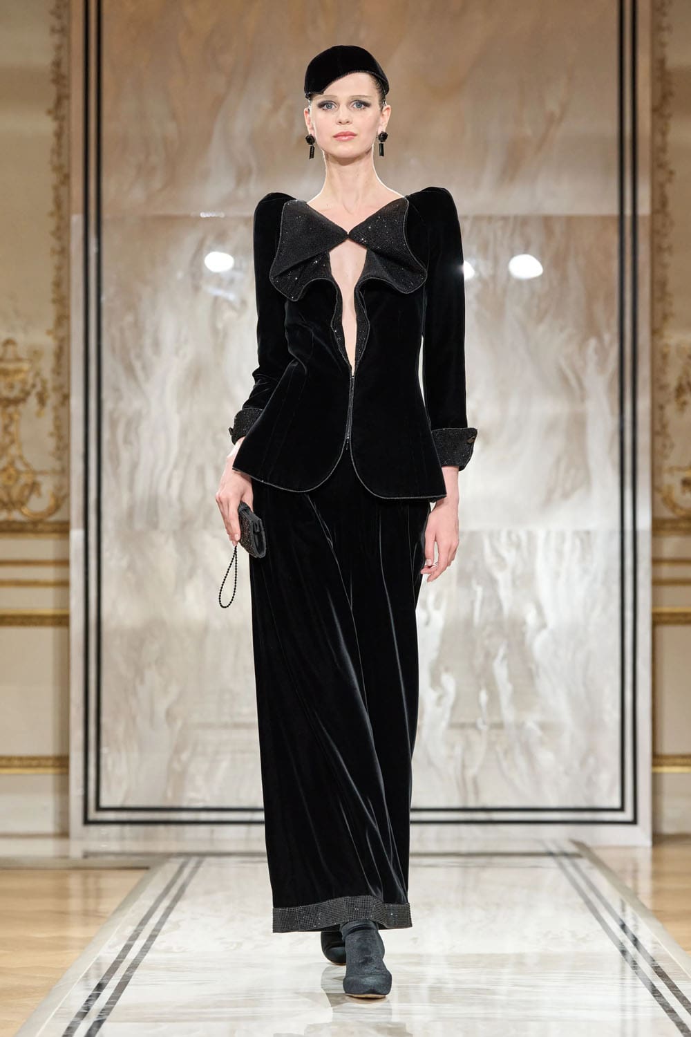 Armani Privè Autunno Inverno 2025 2026 Haute Couture Runway Magazine (27)