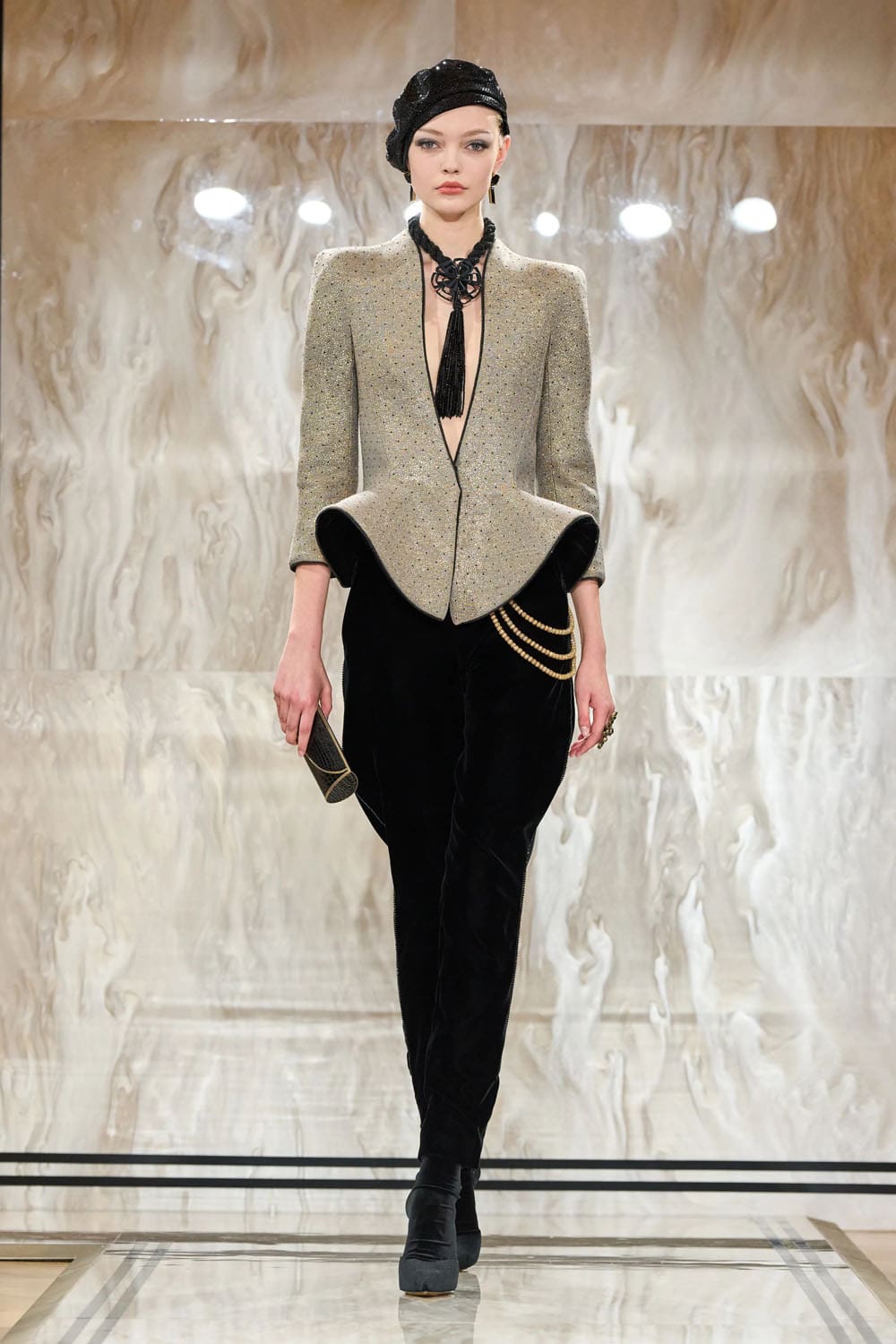 Armani Privè Autunno Inverno 2025 2026 Haute Couture Runway Magazine (33)
