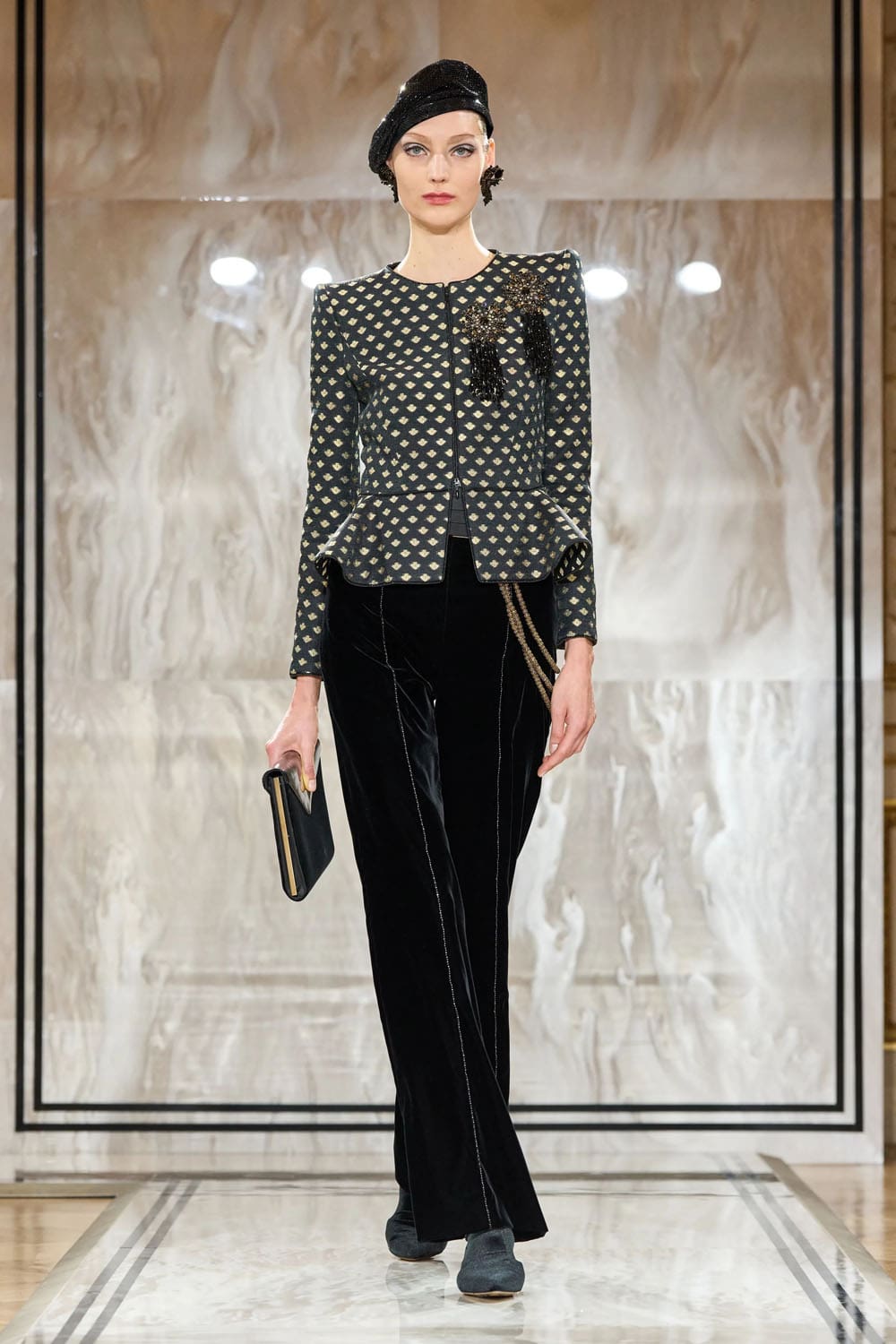 Armani Privè Autunno Inverno 2025 2026 Haute Couture Runway Magazine (34)