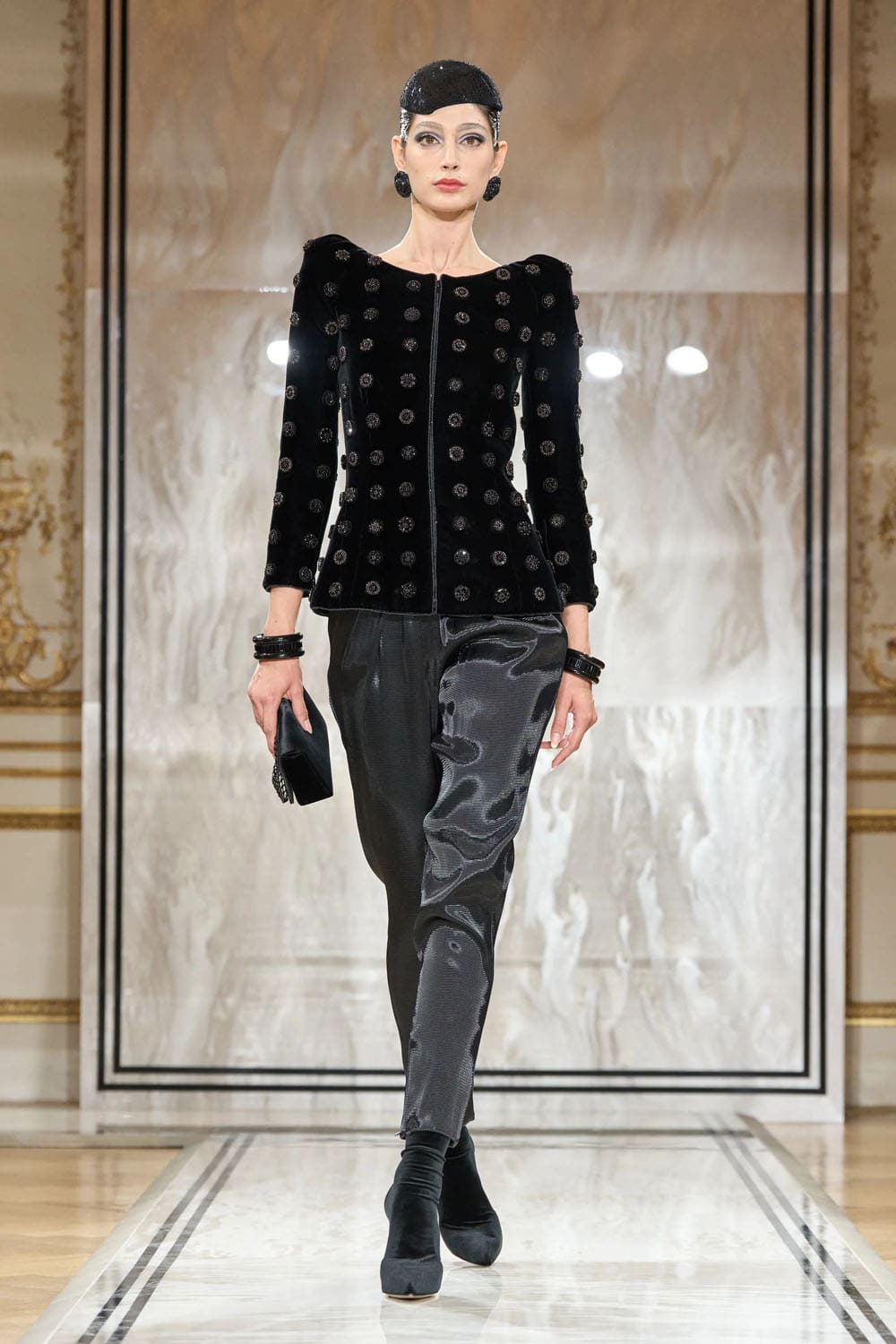 Armani Privè Autunno Inverno 2025 2026 Haute Couture Runway Magazine (37)