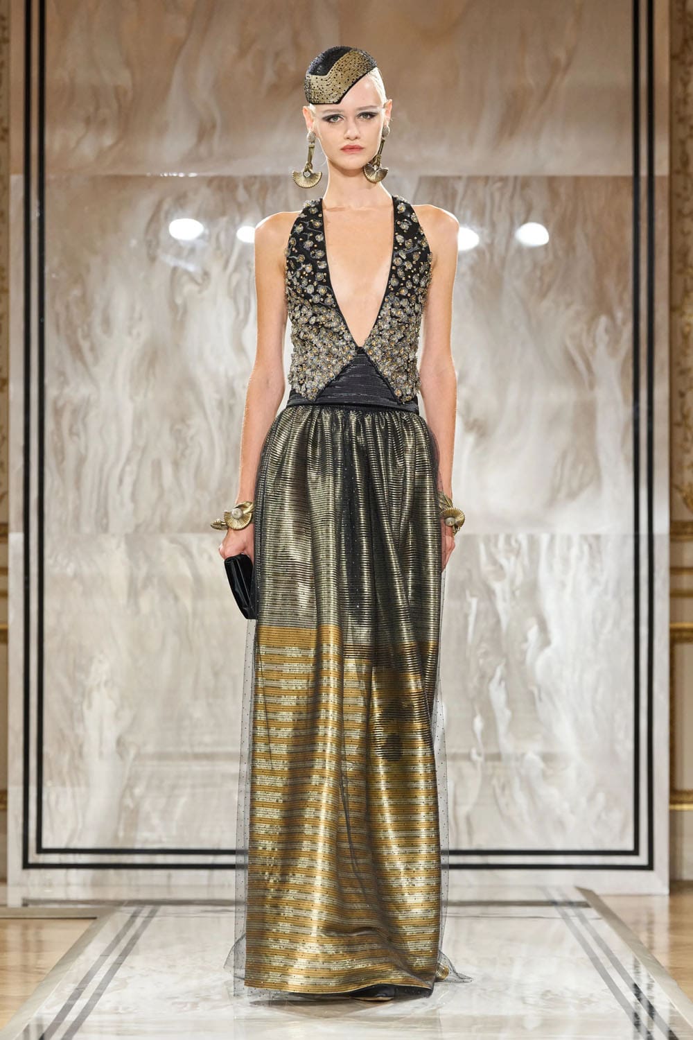 Armani Privè Autunno Inverno 2025 2026 Haute Couture Runway Magazine (42)