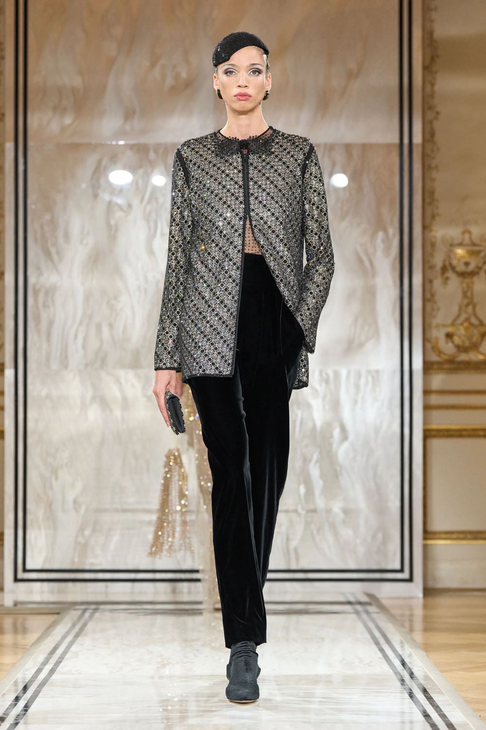 Armani Privè Autunno Inverno 2025 2026 Haute Couture Runway Magazine (43)