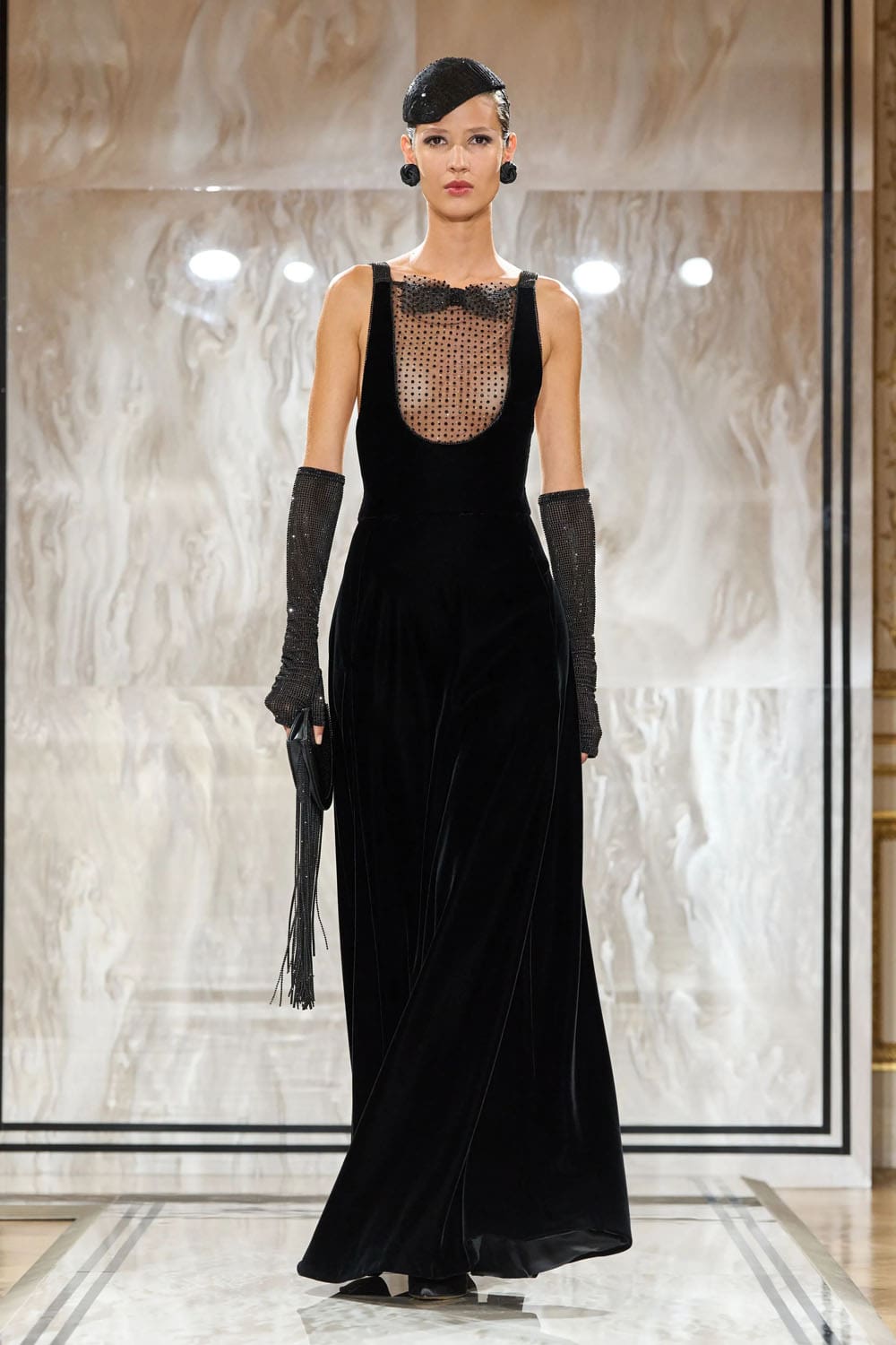 Armani Privè Autunno Inverno 2025 2026 Haute Couture Runway Magazine (45)