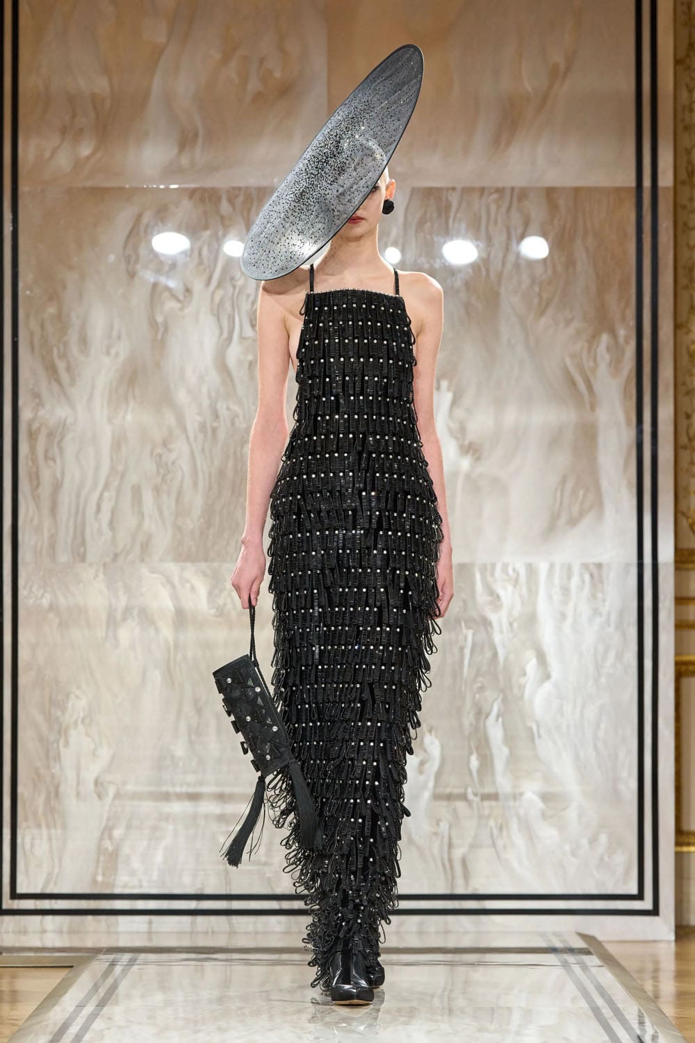 Armani Privè Autunno Inverno 2025 2026 Haute Couture Runway Magazine (48)