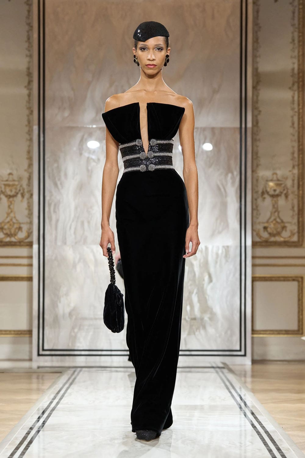Armani Privè Autunno Inverno 2025 2026 Haute Couture Runway Magazine (49)