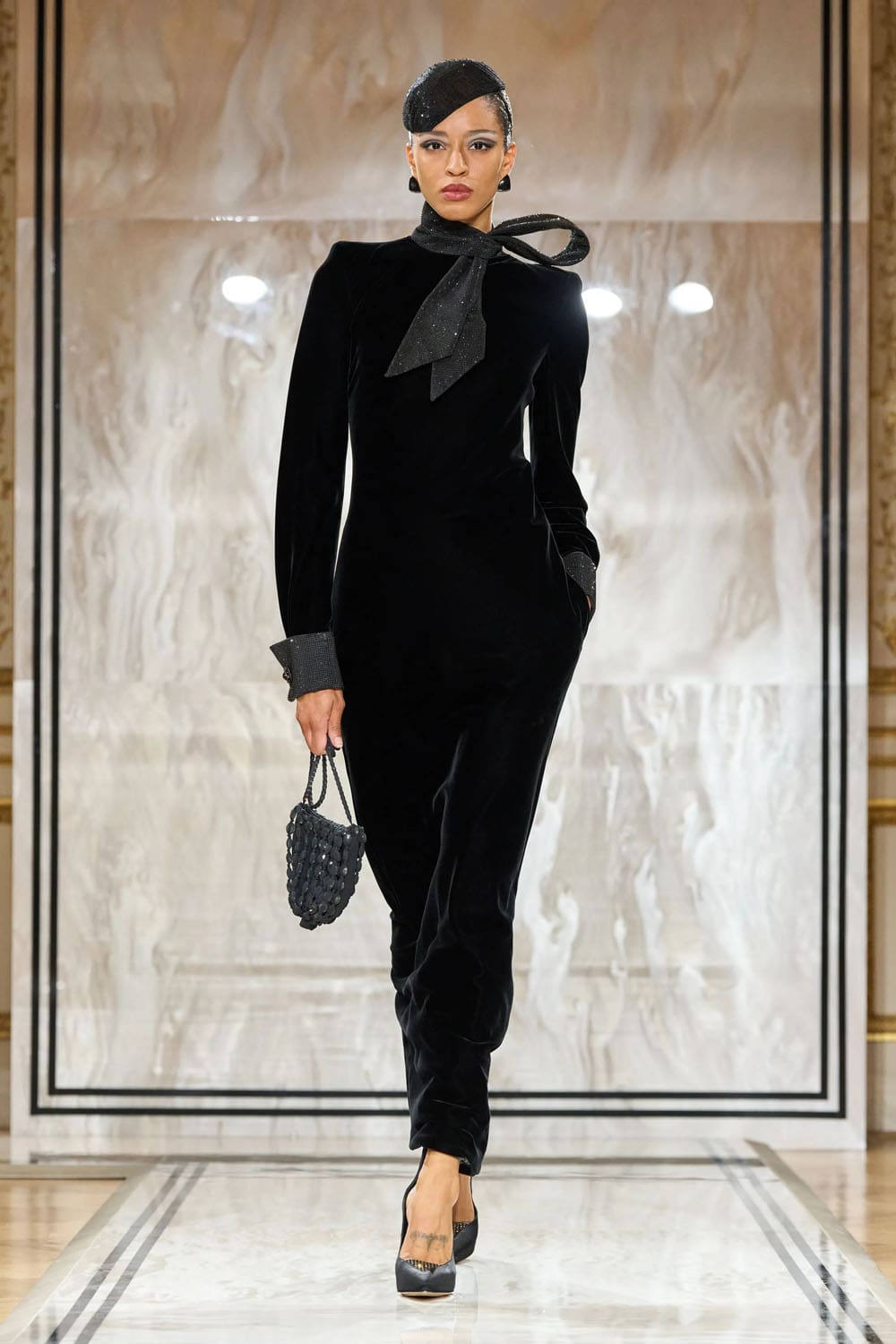 Armani Privè Autunno Inverno 2025 2026 Haute Couture Runway Magazine (51)