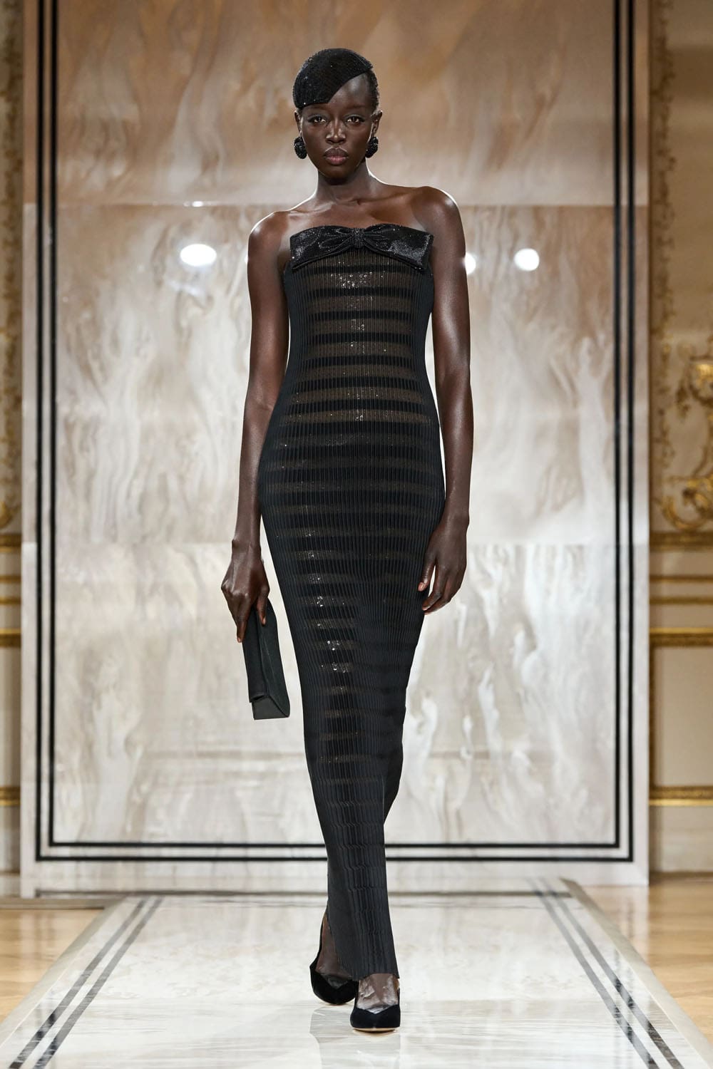Armani Privè Autunno Inverno 2025 2026 Haute Couture Runway Magazine (56)