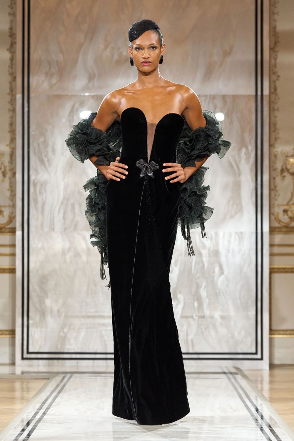Armani Privè Autunno Inverno 2025 2026 Haute Couture Runway Magazine (57)