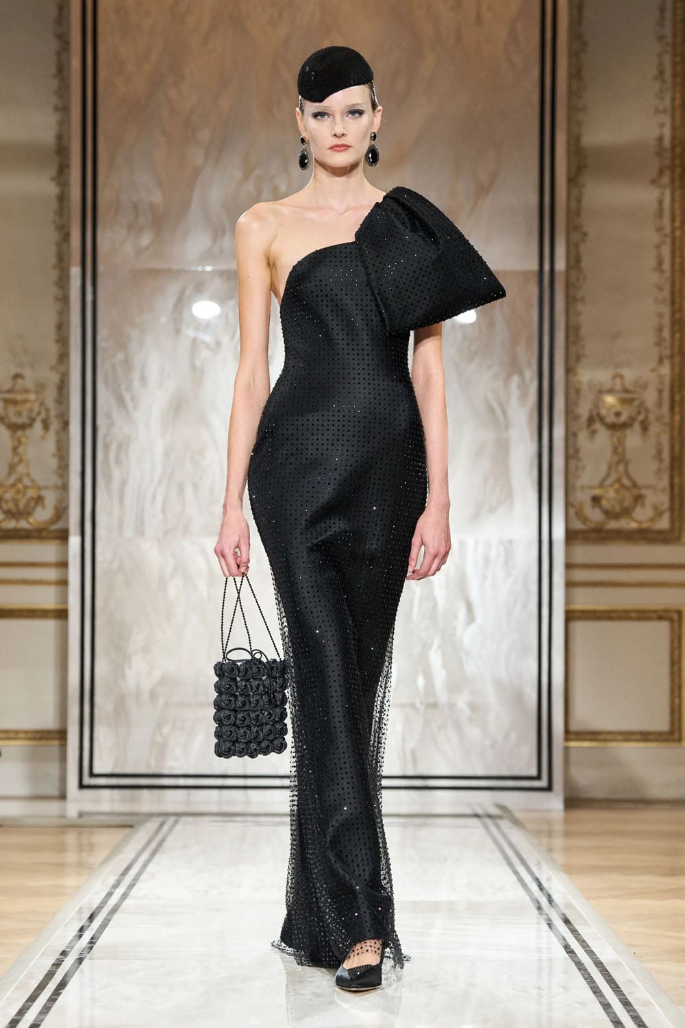 Armani Privè Autunno Inverno 2025 2026 Haute Couture Runway Magazine (61)