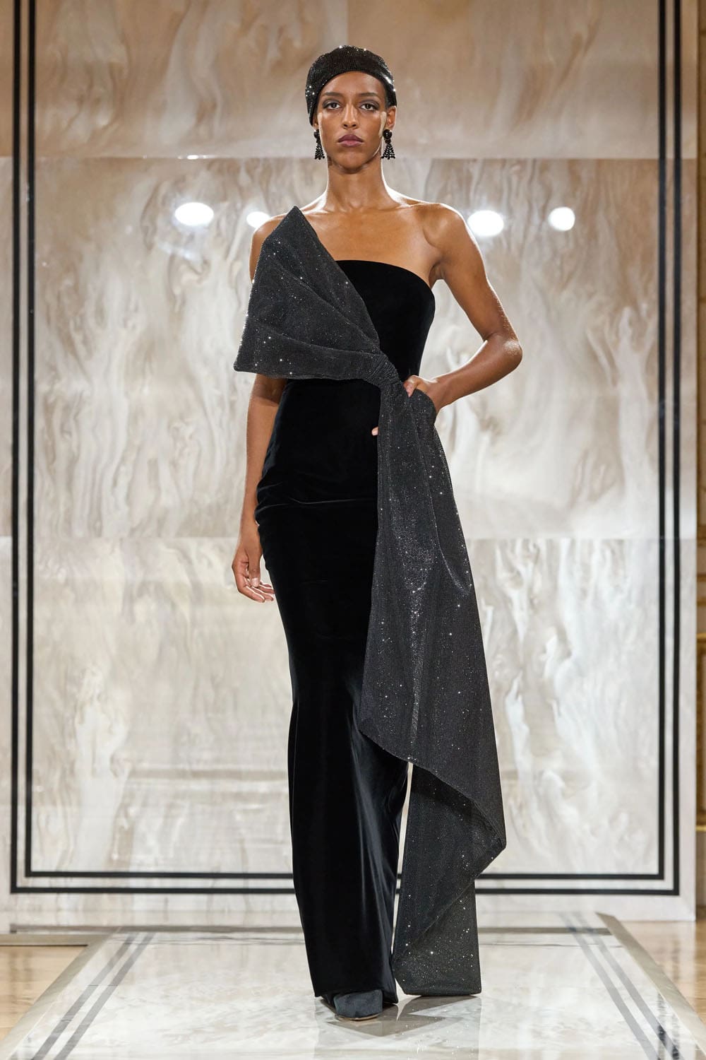 Armani Privè Autunno Inverno 2025 2026 Haute Couture Runway Magazine (63)
