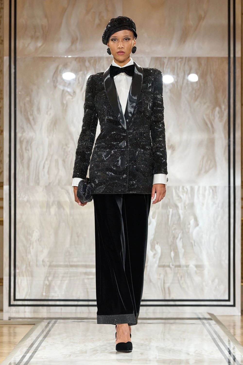 Armani Privè Autunno Inverno 2025 2026 Haute Couture Runway Magazine (64)