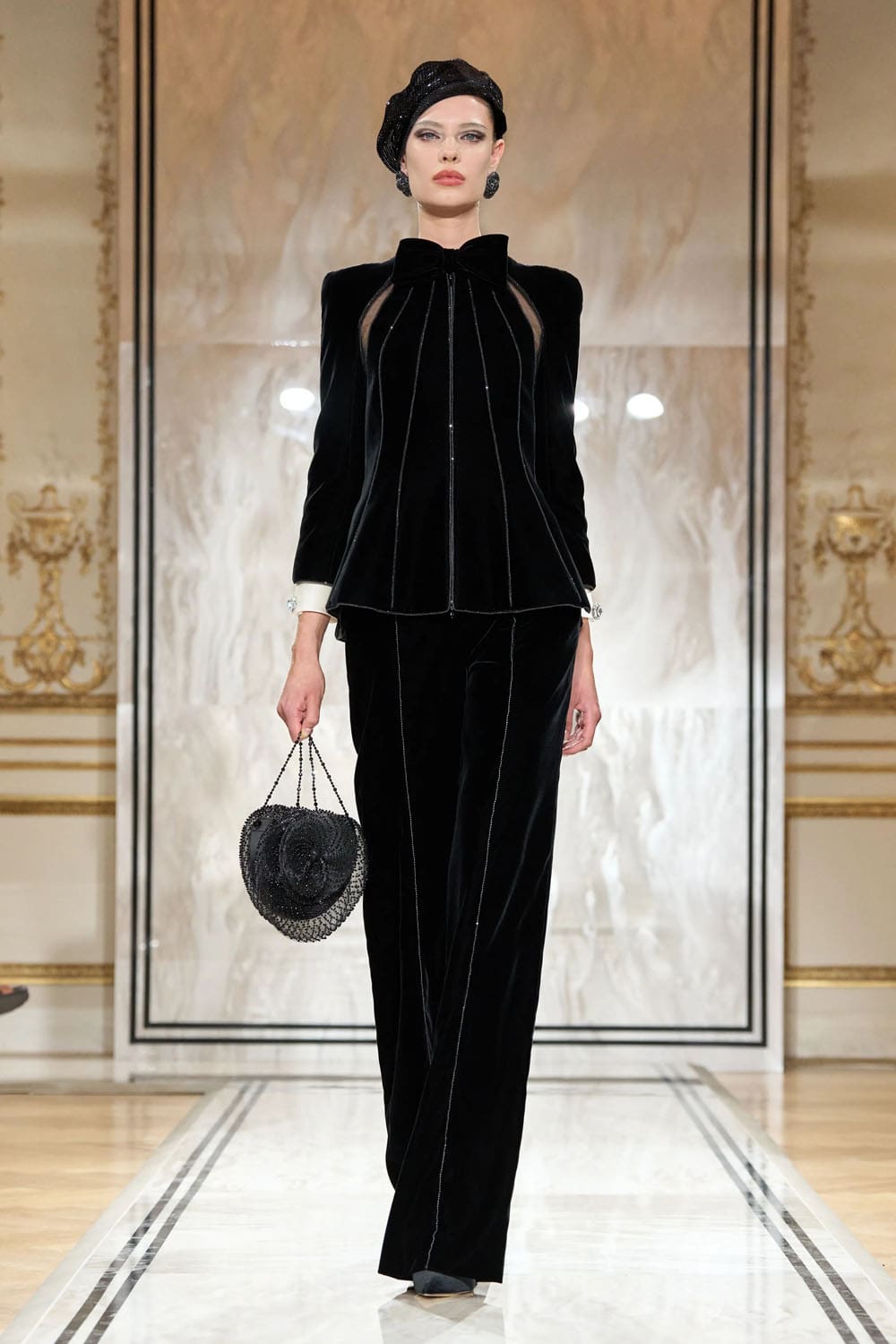 Armani Privè Autunno Inverno 2025 2026 Haute Couture Runway Magazine (65)
