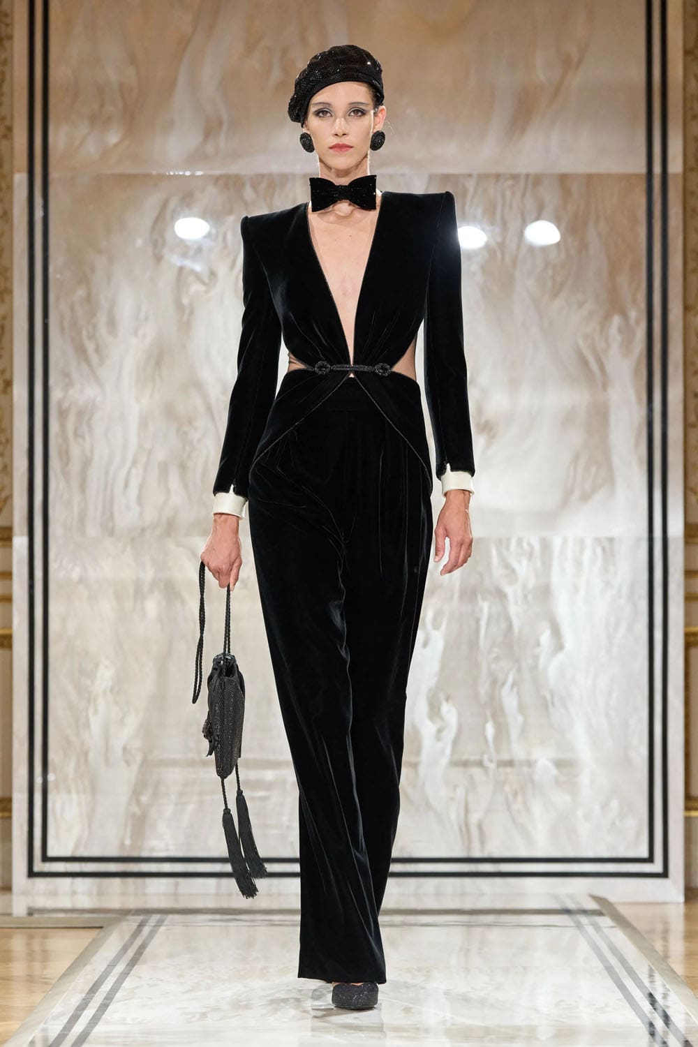 Armani Privè Autunno Inverno 2025 2026 Haute Couture Runway Magazine (66)