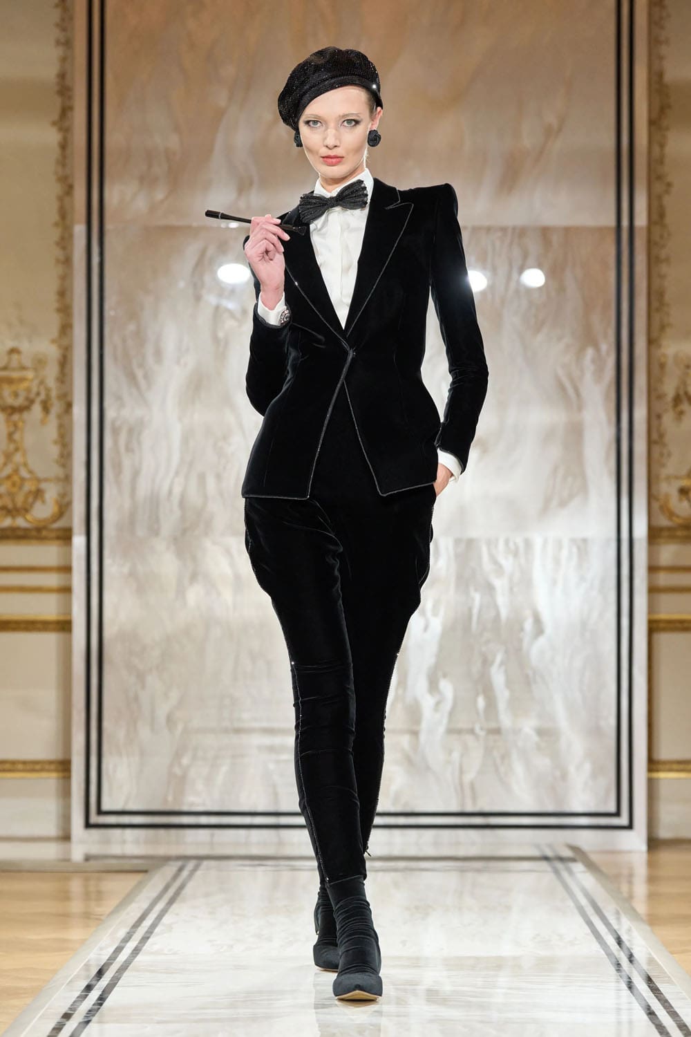Armani Privè Autunno Inverno 2025 2026 Haute Couture Runway Magazine (71)