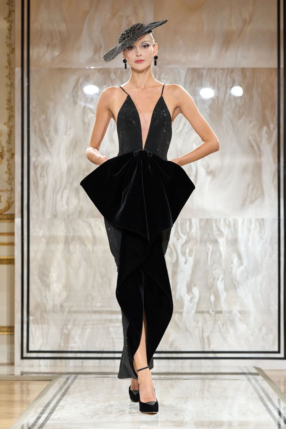 Armani Privè Autunno Inverno 2025 2026 Haute Couture Runway Magazine (74)