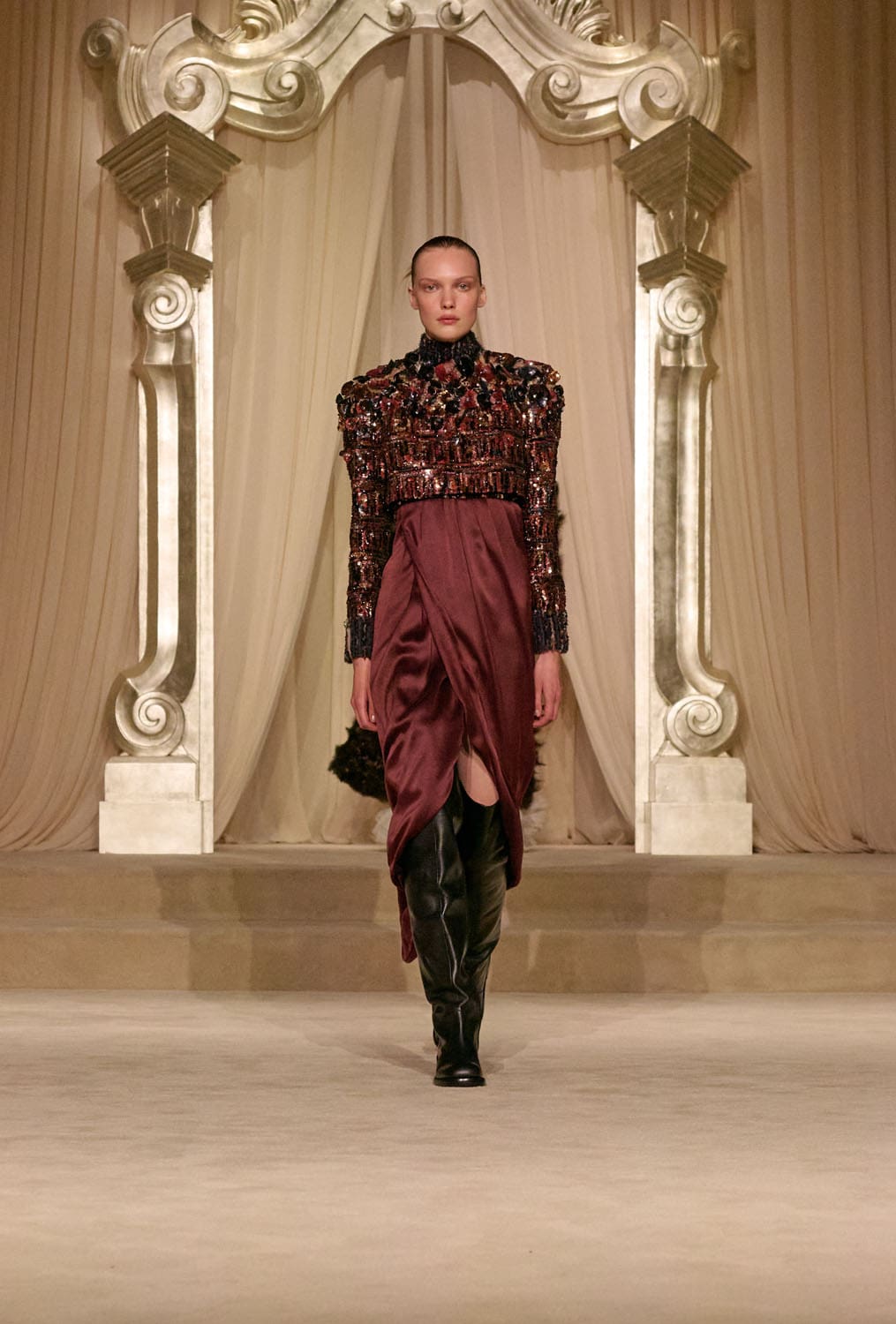 Chanel Herbst Winter 2025 26 Haute Couture Runway Magazin (24)