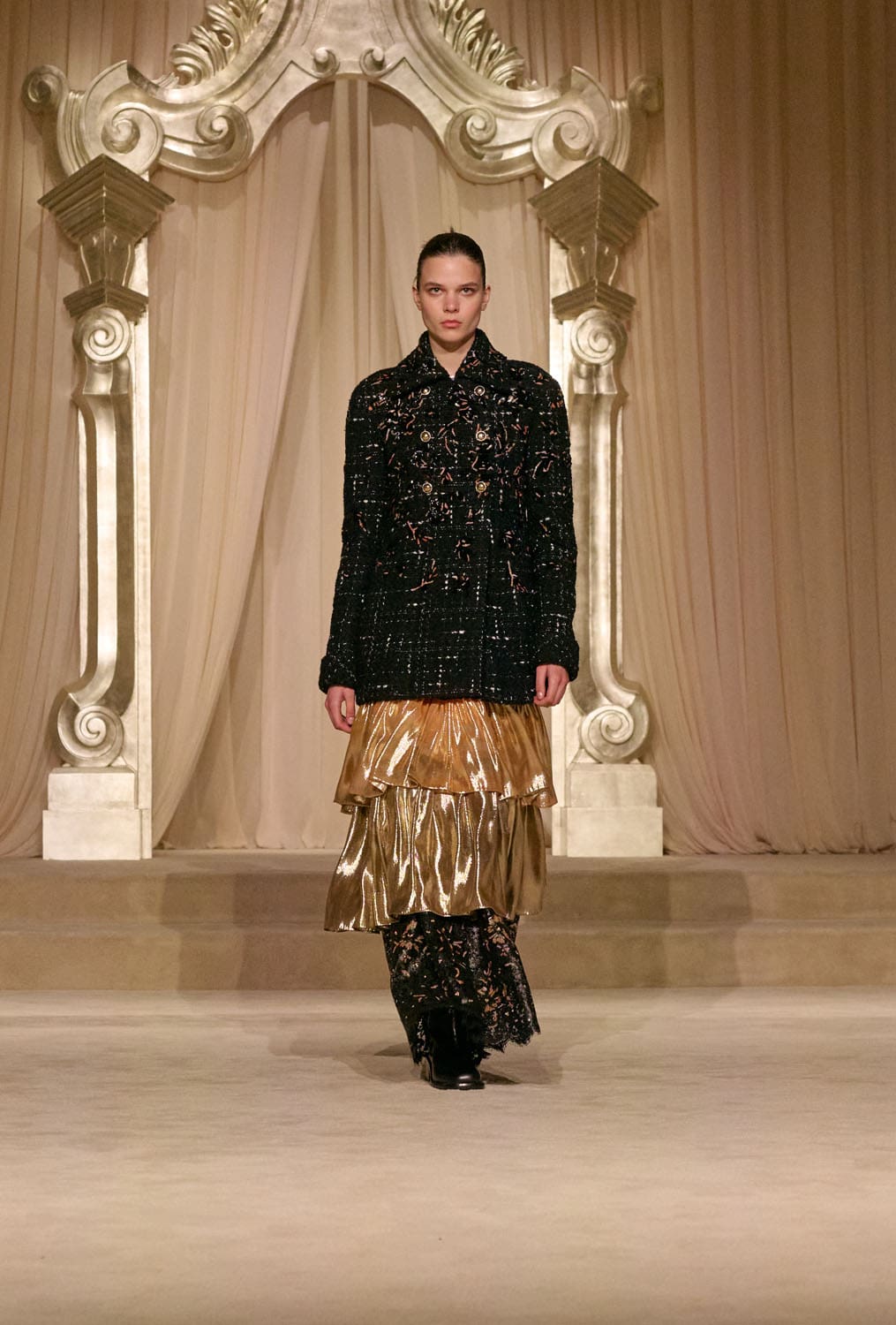 Chanel Herbst Winter 2025 26 Haute Couture Runway Magazin (26)