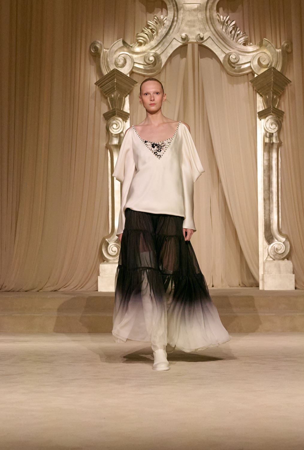 Chanel Herbst Winter 2025 26 Haute Couture Runway Magazin (29)