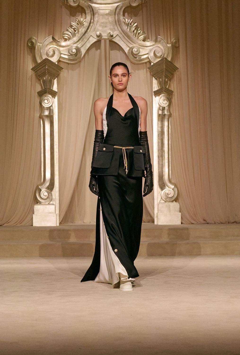 Chanel Herbst Winter 2025 26 Haute Couture Runway Magazin (37)