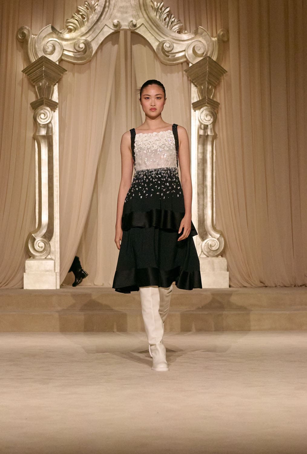 Chanel Herbst Winter 2025 26 Haute Couture Runway Magazin (39)