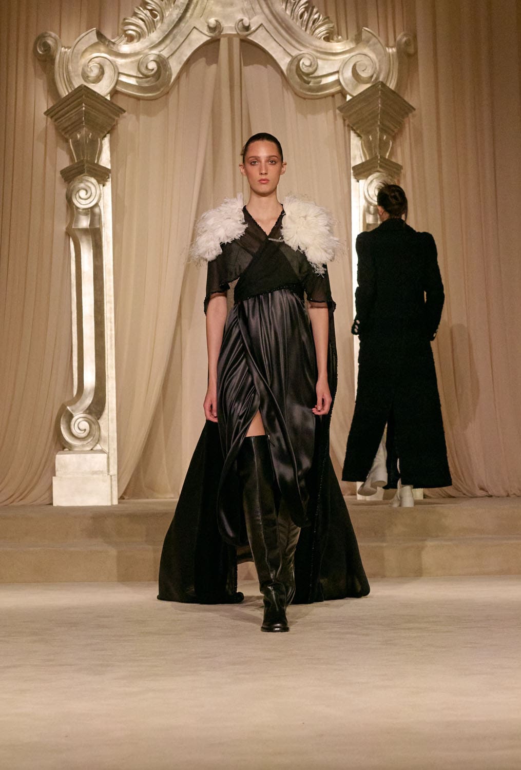 Chanel Herbst Winter 2025 26 Haute Couture Runway Magazin (43)