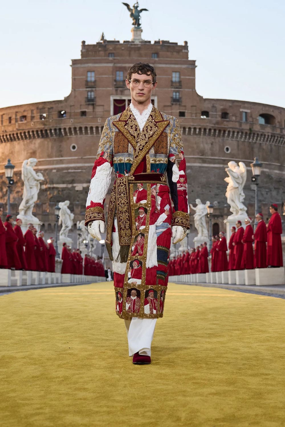 Dolce Gabbana Alta Sartoria 2025 罗马 Runway 杂志(1)