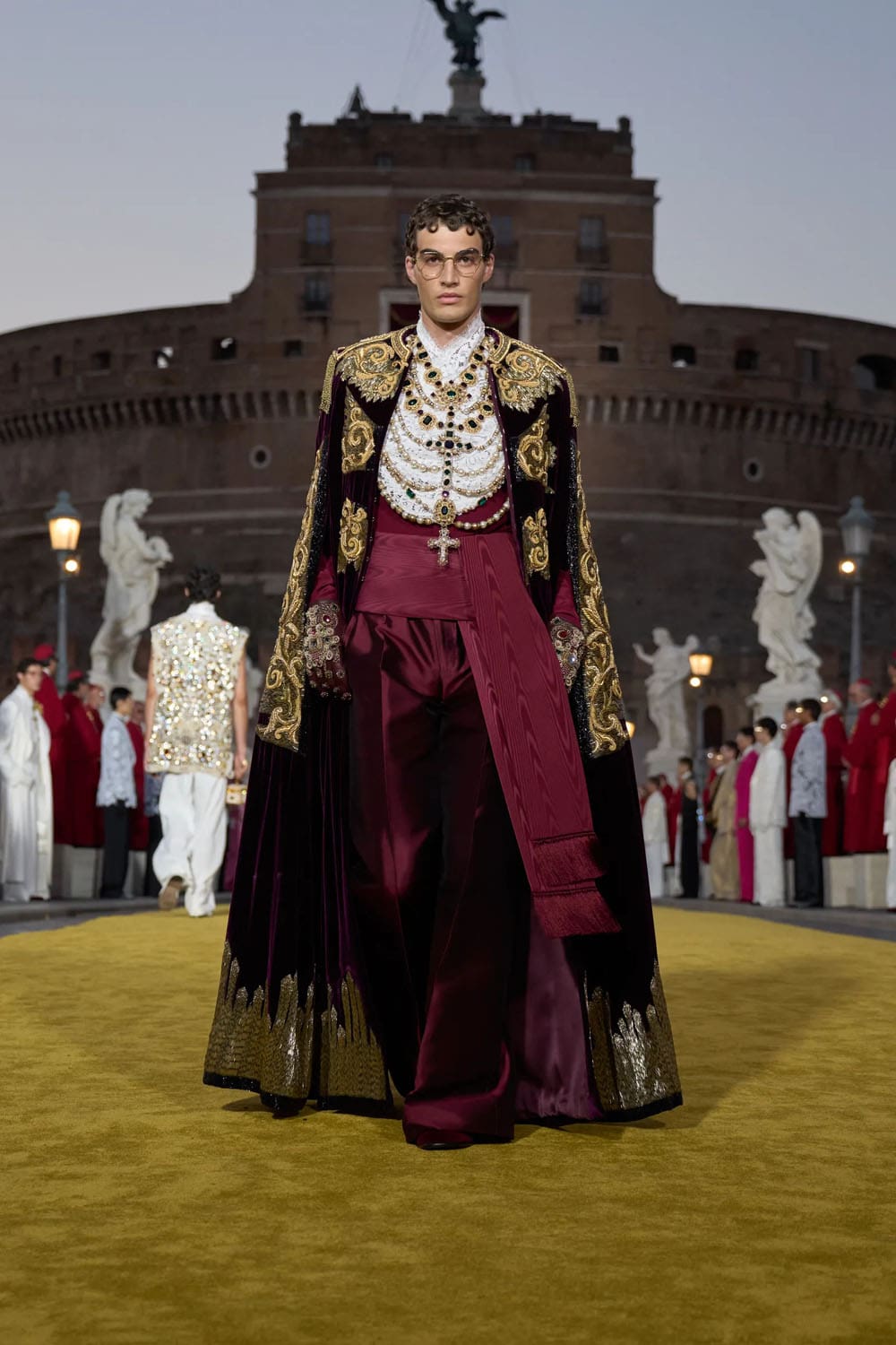 Dolce Gabbana Alta Sartoria 2025 罗马 Runway 杂志(13)