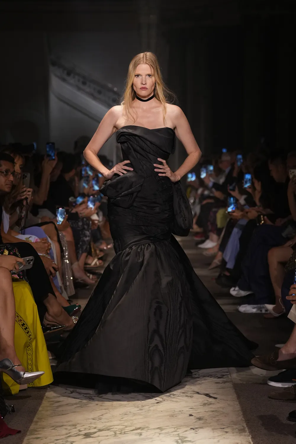 Elie Saab 2025 秋冬 2026 高级定制系列 Runway 杂志(1)