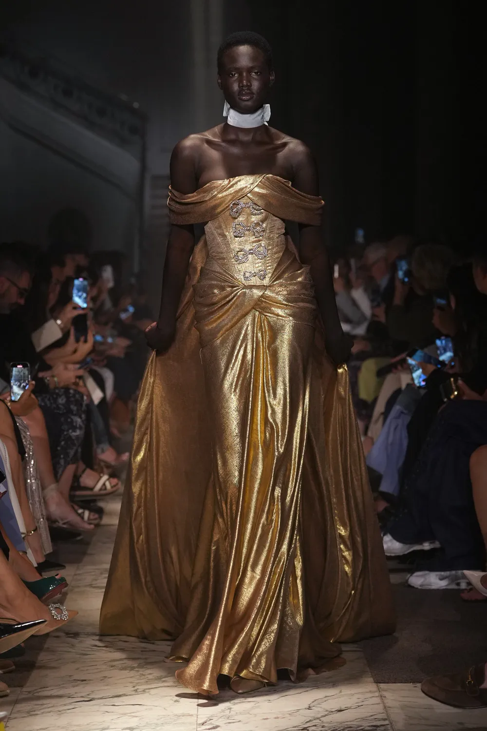 Elie Saab 2025 秋冬 2026 高级定制系列 Runway 杂志(10)