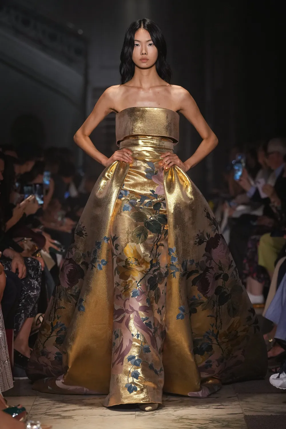 Elie Saab 2025 秋冬 2026 高级定制系列 Runway 杂志(12)