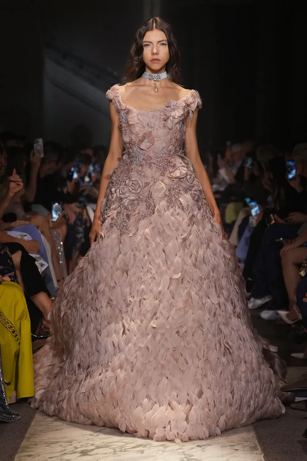 Elie Saab 2025 秋冬 2026 高级定制系列 Runway 杂志(16)