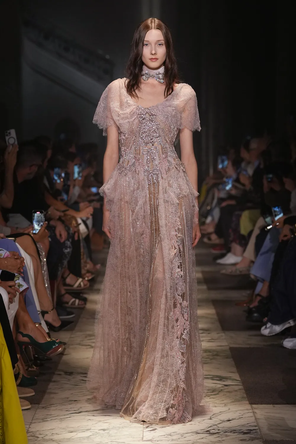 Elie Saab 2025 秋冬 2026 高级定制系列 Runway 杂志(19)